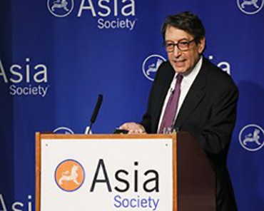 Arthur Margon of the Rosen Group speaking at an Asia Society event