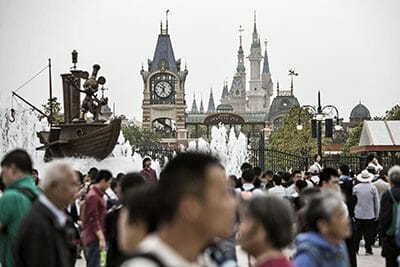 Shanghai Disney crowds